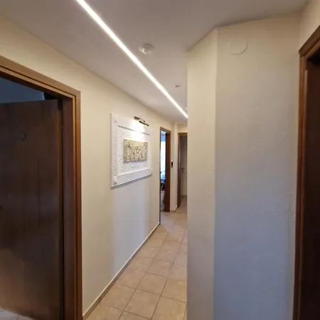 Top Rooms Apartament *